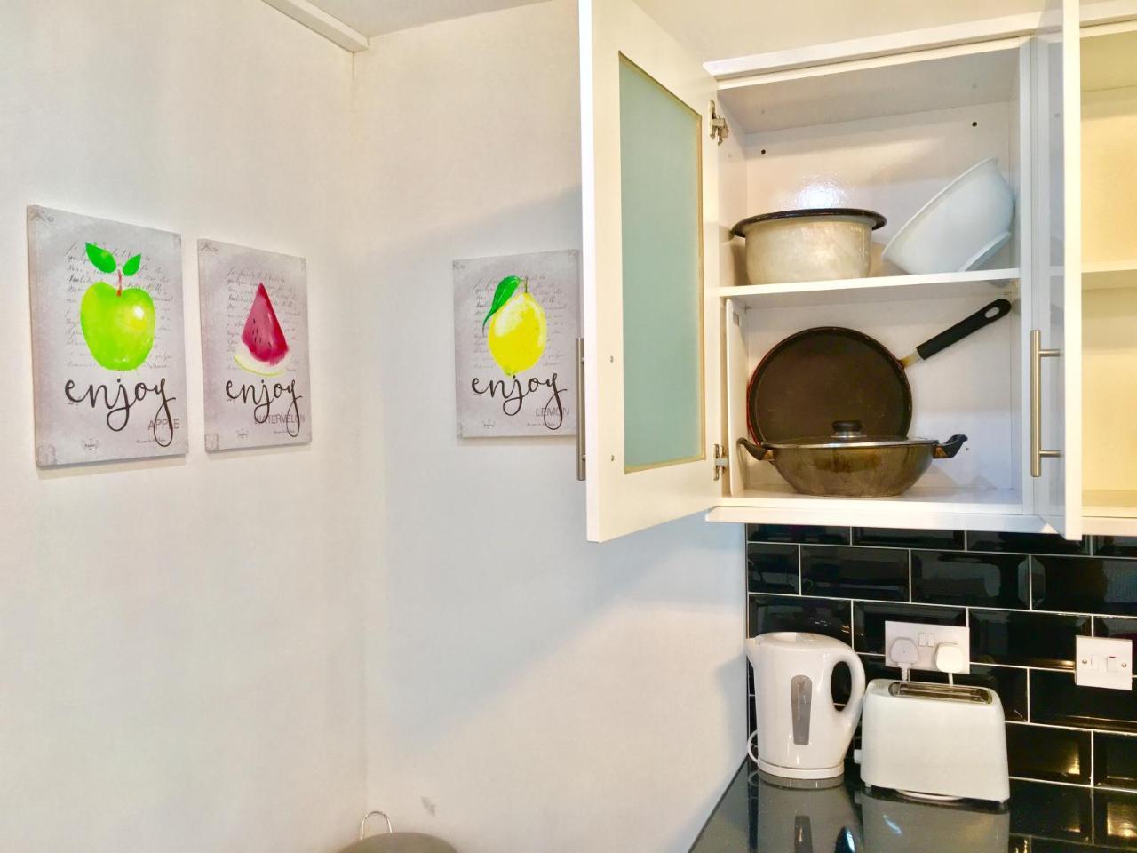 London 2 Bedroom Apartment, Kitchen, Reception And Private Garden Exterior foto