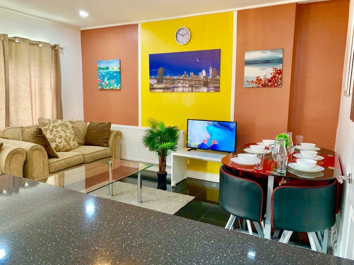 London 2 Bedroom Apartment, Kitchen, Reception And Private Garden Exterior foto