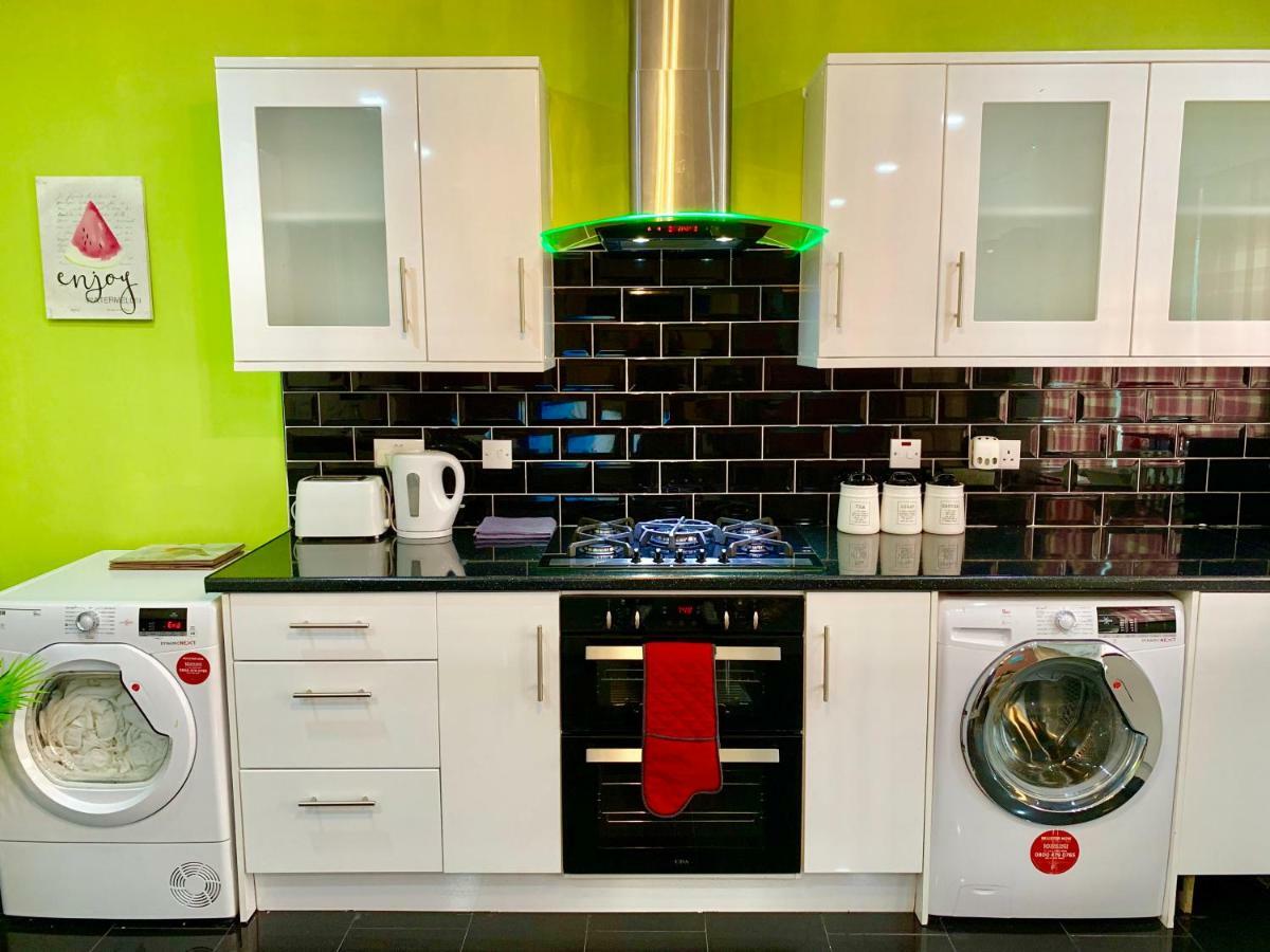 London 2 Bedroom Apartment, Kitchen, Reception And Private Garden Exterior foto